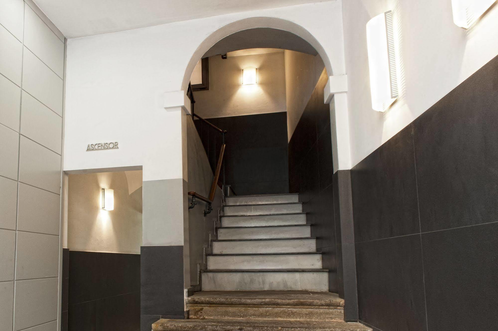 Mh Liceo Apartament Barcelona